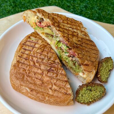 Фалафель в чиабатте в Vegan Pyramid по цене 290 ₽