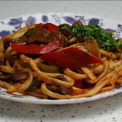 Лагман жареный в Хумо по цене 800 ₽