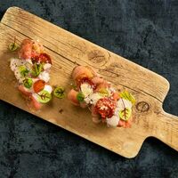 Брускетта с ростбифом в Остерия Il Massimo