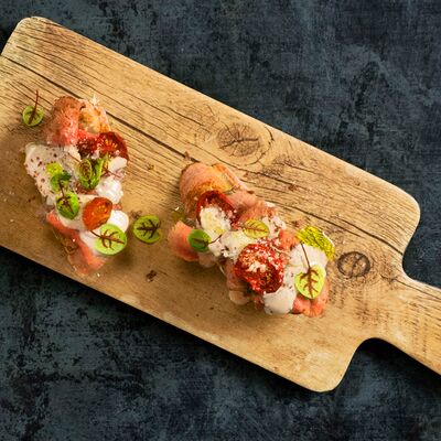 Брускетта с ростбифом в Остерия Il Massimo по цене 550 ₽