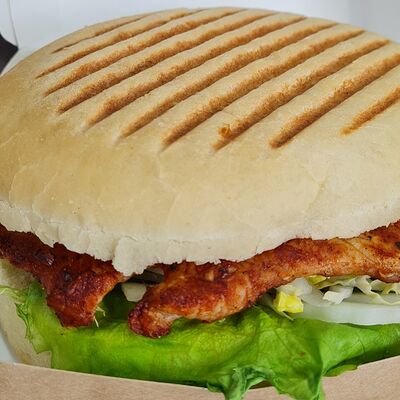 Бургер со свиным стейком в Бурум Хаус по цене 415 ₽