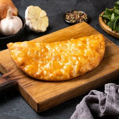 Чебурек из говядины и свинины в Лавашура по цене 235 ₽