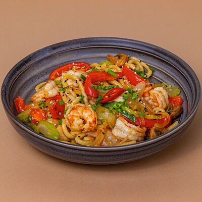 Жареный лагман с креветками в устричном соусе в Хочу пури по цене 745 ₽