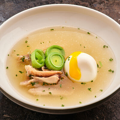 Куриный бульон в Corner Grill по цене 480 ₽