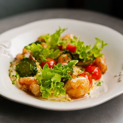 Скрэмбл с креветками и томатами в Пена Дней по цене 28 р.