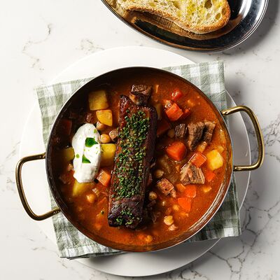 Суп-гуляш с копченым ребромв Волгоречье по цене 760 ₽