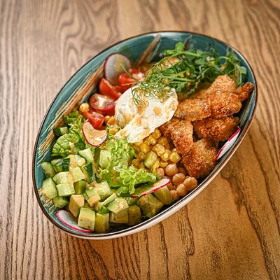 Боул с булгуром и хрустящим цыпленком в Зоя в планке по цене 700 ₽