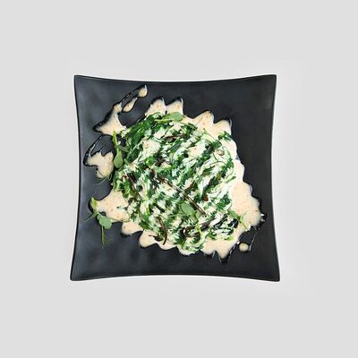 Салат чука с ореховым соусом в Mad по цене 160 ₽