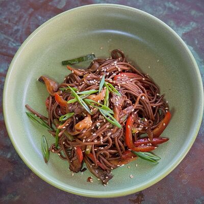 Гречневая лапша с овощамив Павлин 2.0 по цене 490 ₽