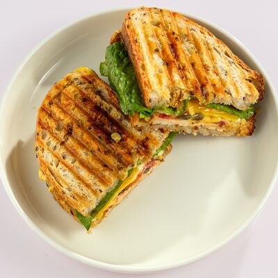 Фирменный сэндвичв Binz по цене 490 ₽