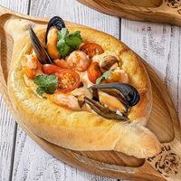 Хачапури с морепродуктами в Патари