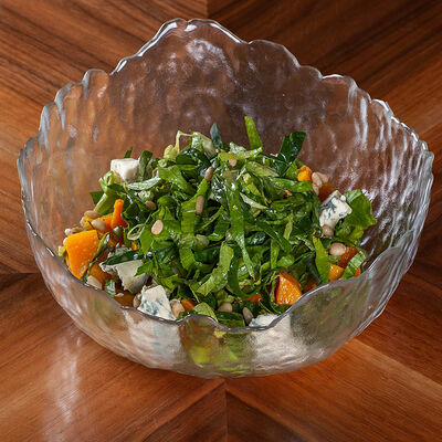 Зеленый салат с печеной тыквой и сыром горгонзолав L.Е.S. по цене 540 ₽