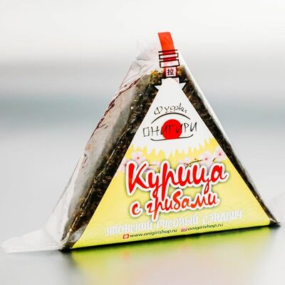Онигири курица с грибами в Фуджи онигири по цене 70 ₽