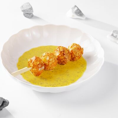 Сыр темпура в хлопьях миндаля в Филадельфия по цене 380 ₽