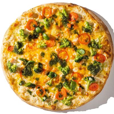 Лосось с брокколи на сырном соусе в Песто Тесто по цене 900 ₽