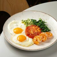 Большой завтрак с креветками в Forest