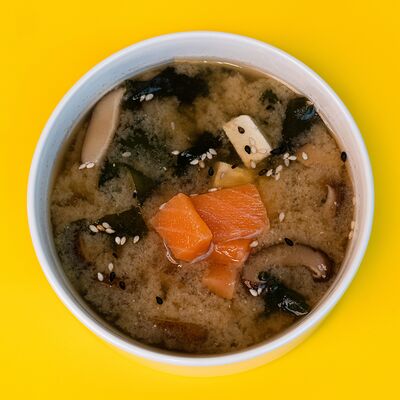 Мисо-суп с лососем в Ихтус по цене 350 ₽
