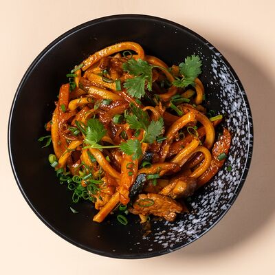 Удон со свининой и соусом кимчи в Мастер Ли по цене 530 ₽