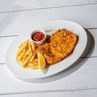 Шницель куриный с картофелем фри в Перчини