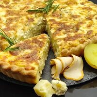 Пирог с курицей и сыром дорблю в KNFood