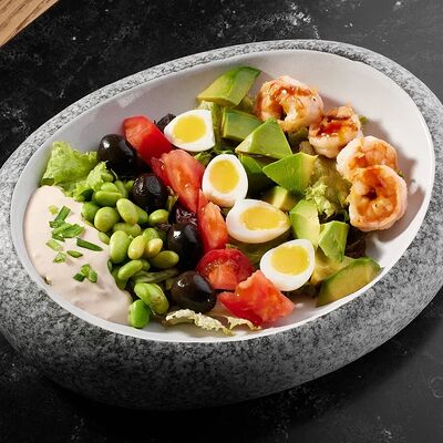 Салат с креветками и соусом вителло тоннатов Anooka по цене 650 ₽