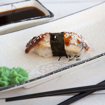 Суши с угрем в 4 Лосося по цене 209