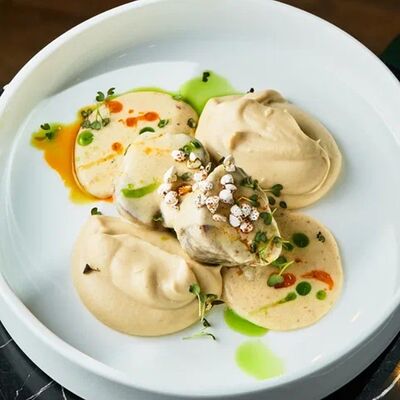 Томлёный говяжий язык в соусе хрен в AGATA по цене 1055 ₽