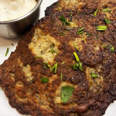 Печёночные оладьи с чесночным соусом в НИРВАНА Арт бар по цене 200 ₽