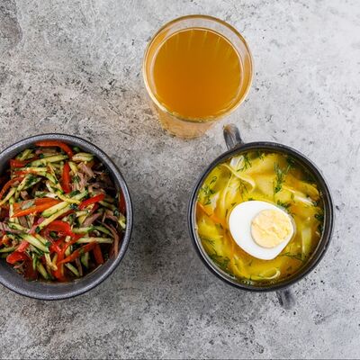 Caлат и суп в Баклажан в ТЦ 