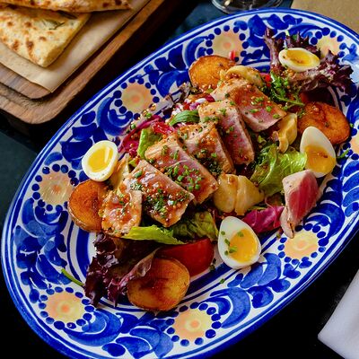 Микс-салат с тунцом в Болоньетта по цене 1050 ₽