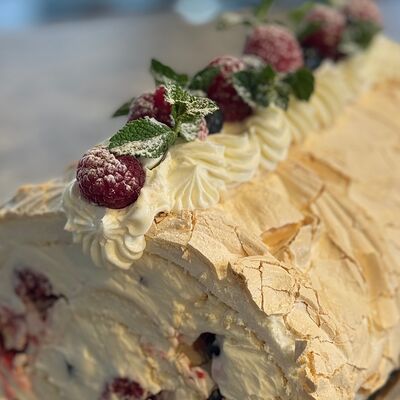 Рулет меренговый в Арджи- Грузия по цене 450 ₽