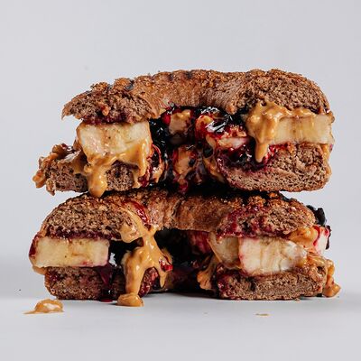 Бейгл Guilty pleasure в MANTRA Bagels&Coffee по цене 620 ₽