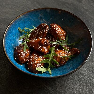 Куриные крылья BBQ в Жар-пицца по цене 370 ₽