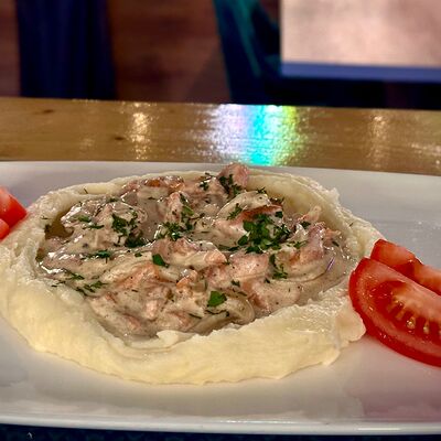 Сливочный лосось с картофельным пюре в Багс Банни от кафеМафия по цене 875 ₽