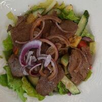 Салат с говяжьей вырезкой под соево-чесночной заправкой в Россвик