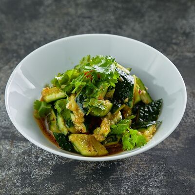 Битые огурцы с арахисом и кинзой в Hagao по цене 510 ₽