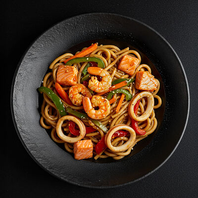 Удон с морепродуктамив Балу по цене 390 ₽