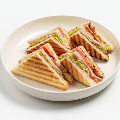 Клаб-сэндвич с карбонадом в Человек и Чебурек по цене 470 ₽