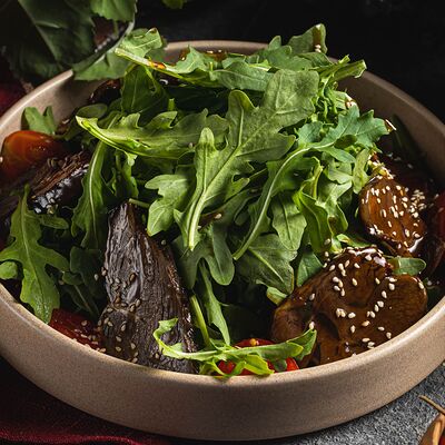 Салат из рукколы с телятиной в Алазани по цене 4350 ₸