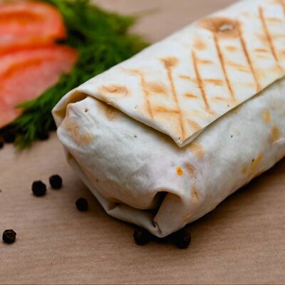 Мясная с курицей в Shaurma station по цене 420 ₽