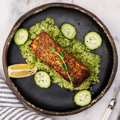 Стейк из лосося с рисом песто в Mojo по цене 750