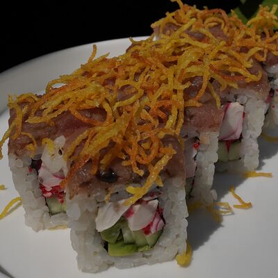 Ролл с тунцом и трюфелем в Рандеву по цене 790 ₽