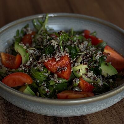 Салат с киноав Реган по цене 630 ₽