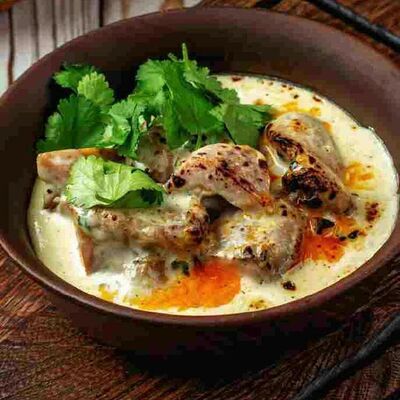 Чкмерули с соусом и кинзой в Тут харчо по цене 822 ₽