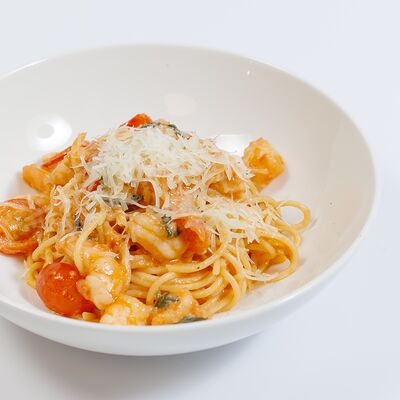 Спагетти с креветкамив Marrone Rosso по цене 7000 ₸