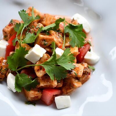 Салат с баклажанами и моцареллой в Лаверна по цене 850 ₽