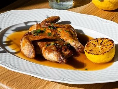 Фермерский цыпленок с куриным жу в Omela по цене 1990 ₽