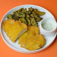 Шницель с картофелем и соусом ранчв Coffeeline - кофе и еда