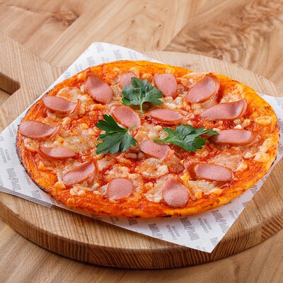 Пицца с сосисками и сыром в ПуриПури по цене 430 ₽