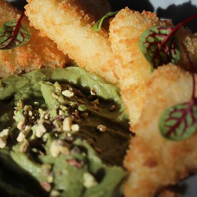 Хрустящий раклет с потрясающим фисташковым кремом в Хюгге Сырный ресторан по цене 690 ₽